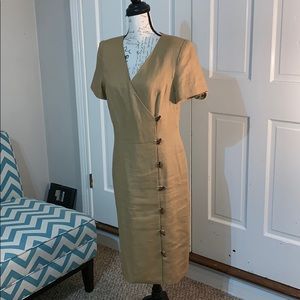 Classy linen dress w/ toggle buttons down the side